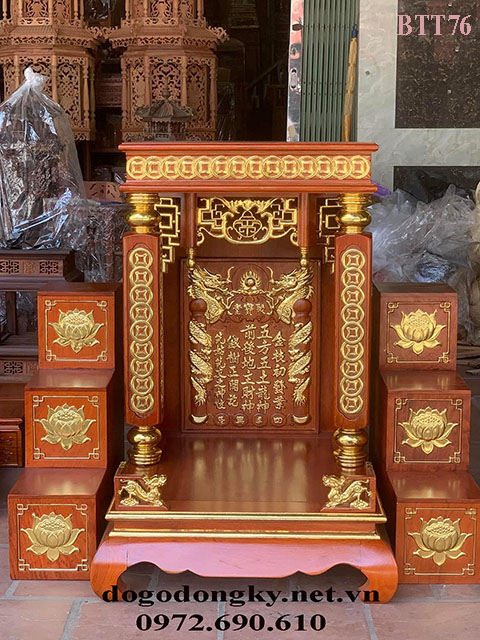 Bàn thờ thần tài