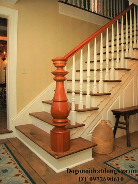 Trụ càu thang gỗ tròn
