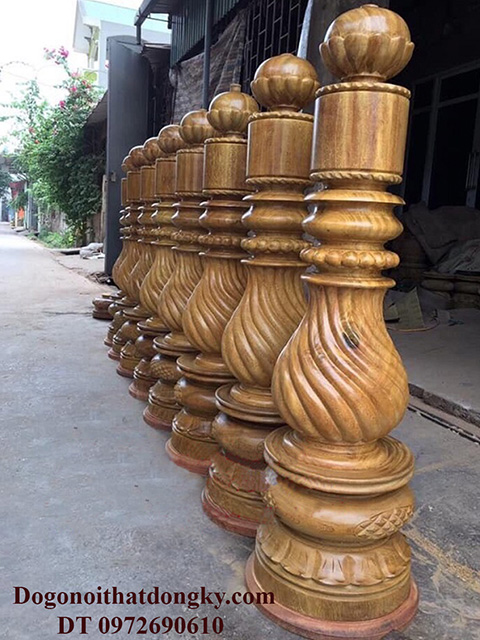 Trụ gỗ cầu thang