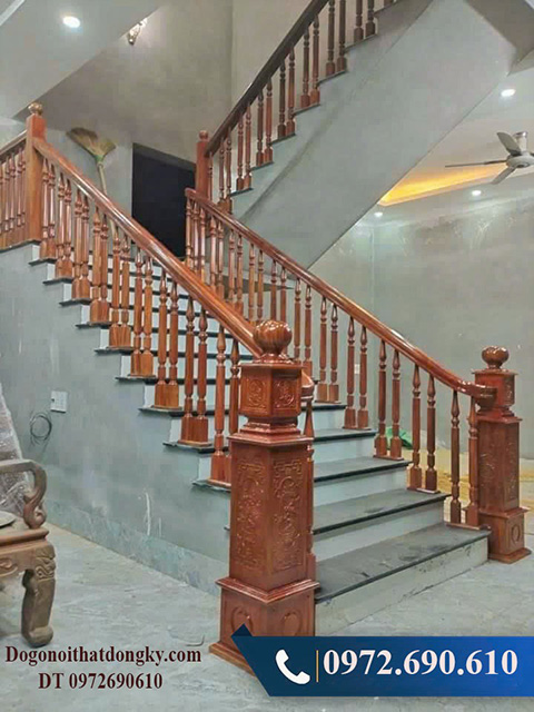 TRụ vuông gỗ cầu thang