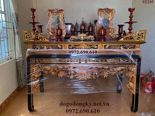 B&agrave;n thờ gỗ gụ thowg gia ti&ecirc;n