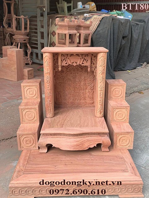 B&agrave;n thờ &ocirc;ng địa gỗ g&otilde; đỏ tự nhi&ecirc;n