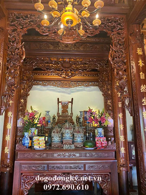 Cửa v&otilde;ng thờ d&ograve;ng họ