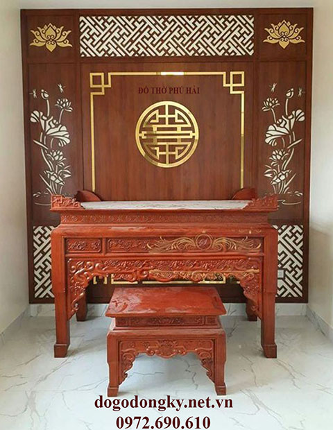 Mẫu v&aacute;ch ngăn b&agrave;n thờ đẹp