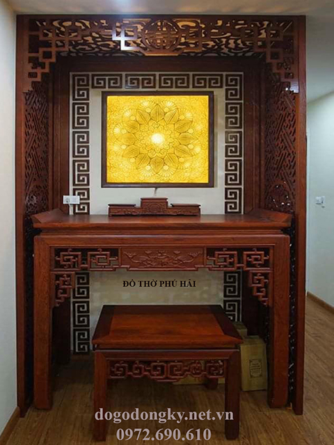 V&aacute;ch ngăn cnc b&agrave;n thờ