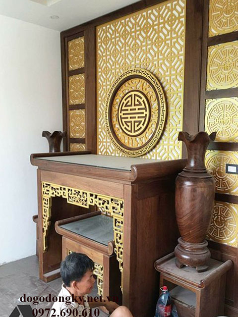 V&aacute;ch ốp b&agrave;n thờ